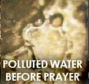 Vervuild water, vlak vóór gebed